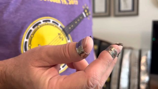 How to wear Finger Picks - #banjo #guitar #dobro смотреть онлайн