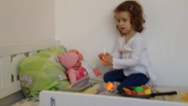 Игрушечная скоровода, фрукты, овощи. Toys pan. смотреть онлайн