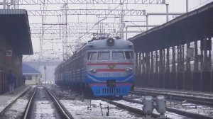 «Харьков - Пасмурный». ЧС7. ВЛ8. ВЛ82М. Небольшой движ по главной станции.