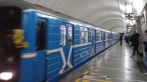 Екатеринбургский метрополитен, прибытие номерного на станцию Уральская