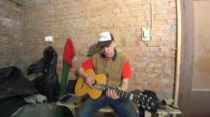 Бюджетная эстрадная гитара от Антона Хорина.