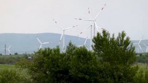 Кочубеевская ВЭС (ветроэлектростанция) издалека
