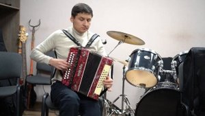 Чувашские народные частушки под гармонь. Чувашская гармонь.