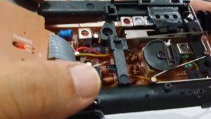Tecsun R-909 internal circuitry review