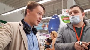 КОНЧЕНЫЙ ОХРАННИК ВЫШВЫРНУЛ ДЕТЕЙ СИЛОЙ И ПОДСТАВИЛ ПЯТЁРОЧКУ.