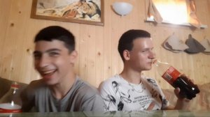 Челендж. Пьем колу. Проигравший бреется налысо.