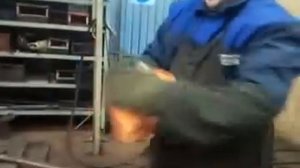 Краш-тест каски, кувалдой.