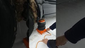 Работа пневмодомкрата