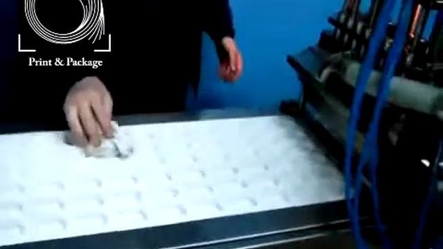 Термоформовочная машина для упаковки масла, джемов, меда в блистерную упаковку