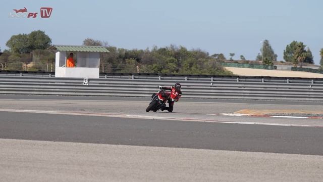 Besser als die V4?? Ducati Streetfighter V2 im ersten Test auf Straße und Rennstrecke смотреть онлайн