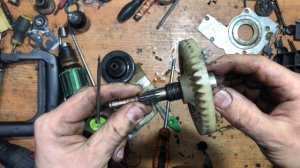 Произвёл ремонт электропилы,частые минусы!Почему нет подачи масла?!