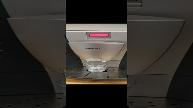 Кофемашина BOSCH benvenuto B30, демонстрация работоспособности смотреть онлайн