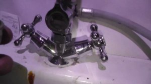 Подключение СТ машинки к кухонному смесителю над раковиной . .