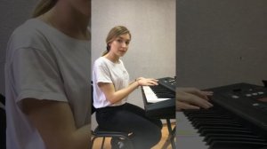 Распеваемся на слоги: ма , мэ , ми , мо , му.