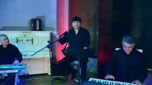 Vahid Tagiyev ft Turan Teyfuroglu - Badə Badə (Official Music Video)