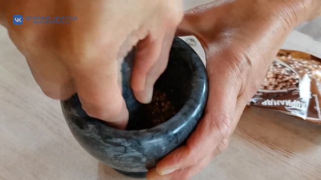 Фермерская семья из Дмитрова осваивает древнерусские способы хлебопечения без дрожжей на особой мук смотреть онлайн