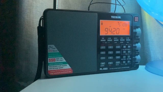 Bedside radio DXing with Tecsun PL-880 & Sony AN-71 antenna: Helliniki Radiophonia 9420 kHz booming смотреть онлайн
