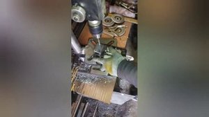 Самое простое настенное крепление для цветочного горшка.