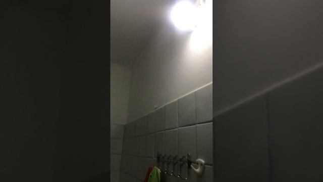 Коли світла не має - світло є! Огляд лампи аварійного освітлення очами звичайної жінки.
