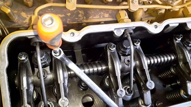 Cat 3412c engine How to adjust valve lash . engine valve space adjustment. смотреть онлайн