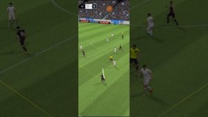 Играю в Soccer Star