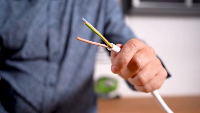 Profesjonalne ściągacze izolacji i noże do kabli firmy JOKARI смотреть онлайн