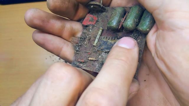 СОКРОВИЩА ИЗ ПОД ЗЕМЛИ / ВЫКОПАЛ РАДИОДЕТАЛИ СОДЕРЖАЩИЕ ДРАГМЕТАЛЛ
