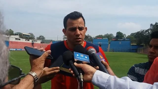 Marco Pappa se integró a los entrenamientos de Municipal. смотреть онлайн