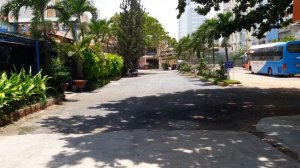 Вьетнам,Нячанг.Обмен денег около ресторана Луизиана.