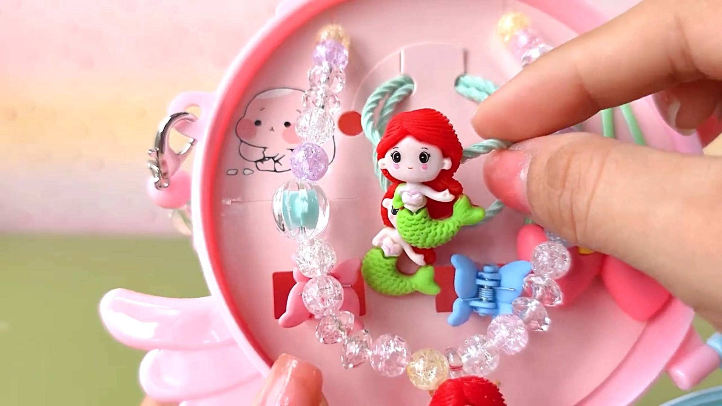 Мультики для малышей. Развивающие игрушки. Браслет детский Disney смотреть онлайн