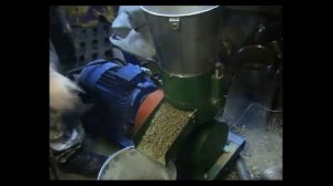 Притирка матрицы и роликов на грануляторе кормов