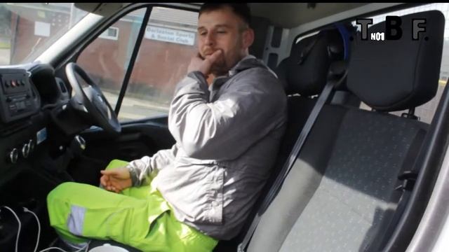 Work man got caught SLEEPING!..(MUST WATCH ) смотреть онлайн