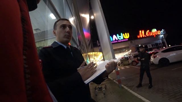 Попутавший мусор Андрюша быкует / Менты сбежали с позором ! смотреть онлайн