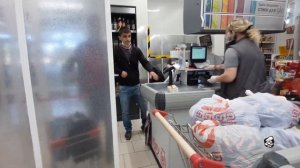 МАГНИТ. ВЗЯЛИ БЕСПЛАТНЫЕ КОНФЕТЫ НА 15.000 РУБЛЕЙ.