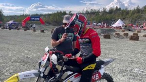 Суперэндуро в огромном карьере: Holeshot и отравление