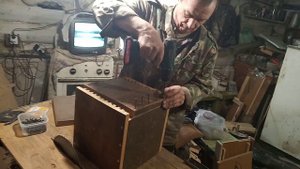 VID  Часть  1 .  Делаю   винтовой   воскопресс .