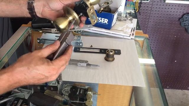 Locksmith Hand Tools & Multitool use смотреть онлайн