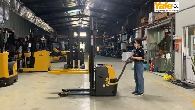 XE NÂNG STACKER DẮT BỘ 1.5 TẤN - YALE MS15UX