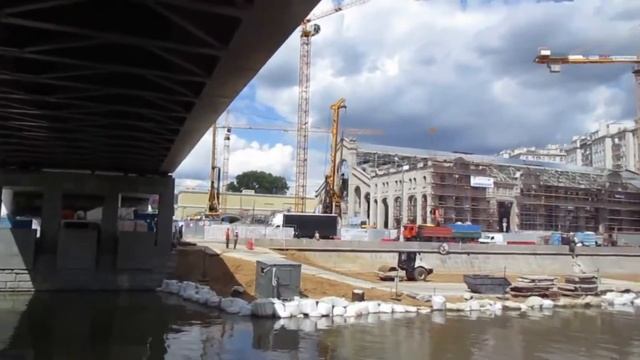 Реконструкция ГЭС-2, на болотной набережной. 07/2019.