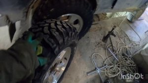 Установка колёс в сборе, шины комфорсер 3000 в размере 215/85/16, диски от Сузука Джими 16/5,5/+22