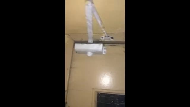 Доводчик двери - изменение места монтажа смотреть онлайн