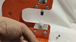 Установка хольнитенов с камнем прессом pro-1 ProKnopka