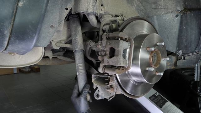 How to replace the rear shock absorbers Qashqai mk1 ➿ смотреть онлайн