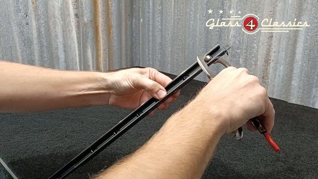 How To: Fitting the upright vent window rubber (folding the tabs) for GM Production vehicles. смотреть онлайн