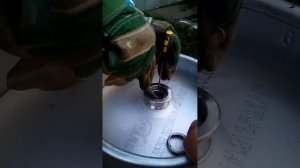 Открыть кегу тип У ( U )и вытащить фитинг