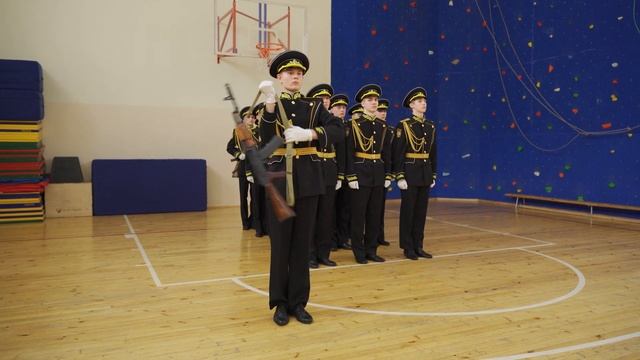 Учебный фильм по строевой подготовке 10 класс.