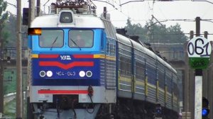 Карантин! ЧС4-043 со служебным поездом отправляется от станции Беличи