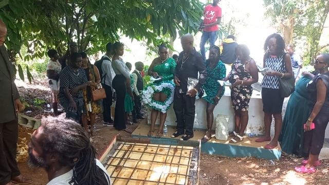 Shelly-Ann Brown Grave Side смотреть онлайн