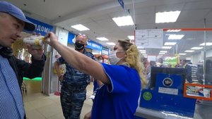 Мусор сбежал с позором, тупая охрана и догонялки в ТЦ Фараон