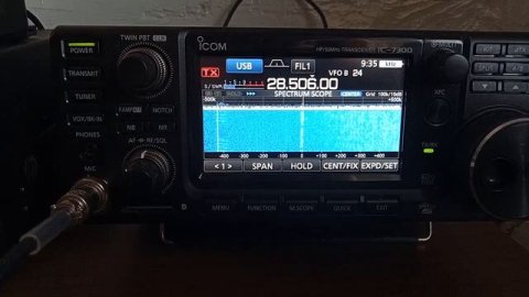 Icom IC-7300 демонстрация работы.